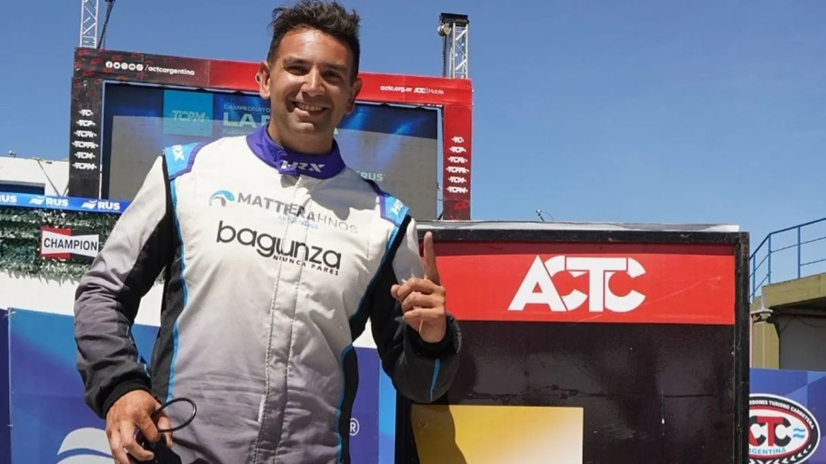 Primer triunfo del hermano del Dibu Martínez en el automovilismo nacional: lo consiguió en el TC Pista Mouras
