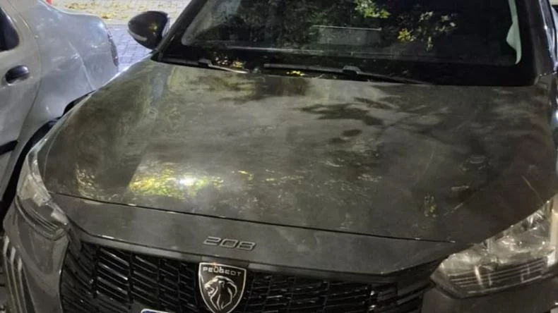 Uno de los autos recuperado por los pesquisas