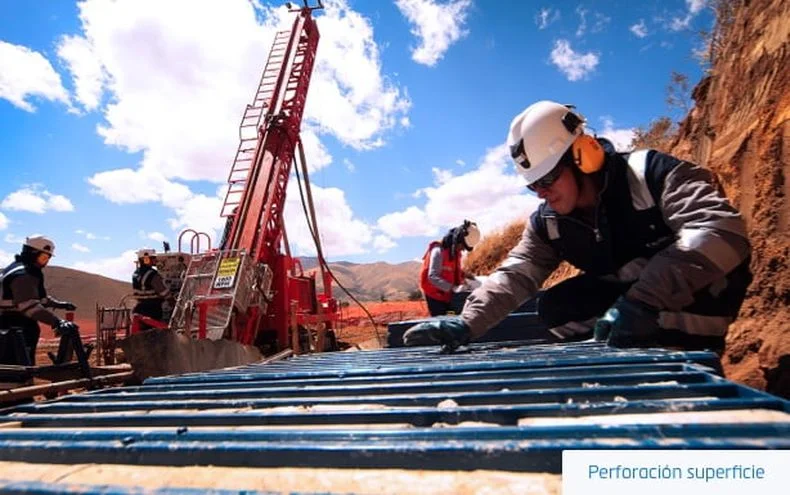 Kobrea inició la perforación en Malargüe con la técnica de la perforación diamantina. 