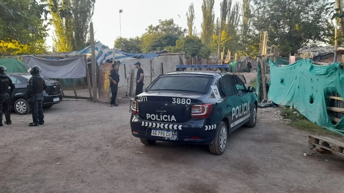 Doce allanamientos simultáneos en Las Heras tras violentos asaltos a choferes de aplicaciones