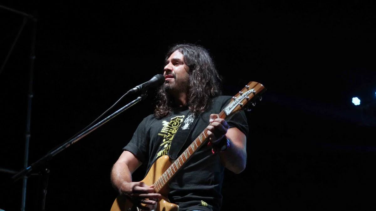 Acusan a Manuel Quieto, cantante de La Mancha de Rolando, de atropellar a una persona y fugarse