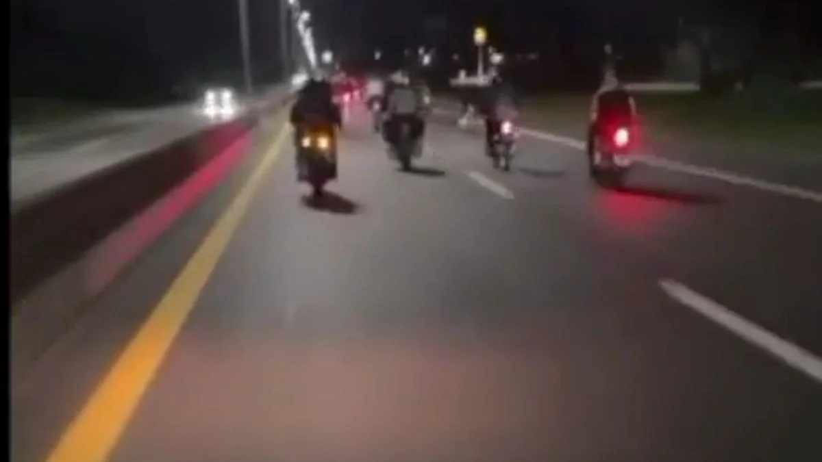 Grabó su propia muerte: un joven falleció tras chocar en una carrera ilegal de motos