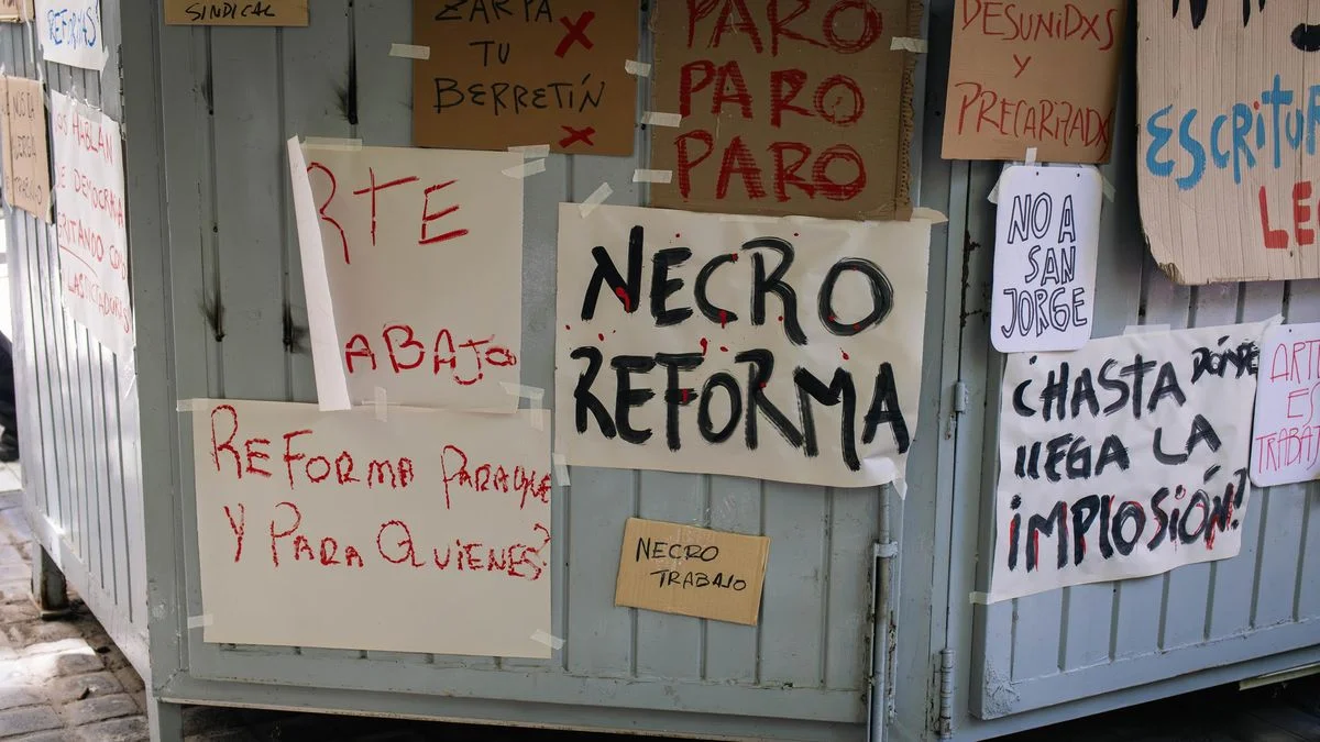 Banderas y bombos contra la "necroreforma":  gremios en Mendoza llamaron a "replicar la lucha de Santa Fe"