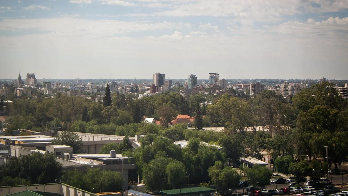 Feriado del 1 de mayo en Mendoza: alerta por viento Zonda y frente sur
