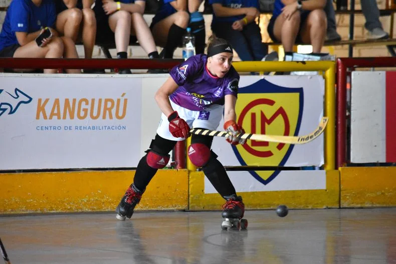 Las mendocinas pusieron primera en el Campeonato Argentino de Clubes de hockey sobre patines.