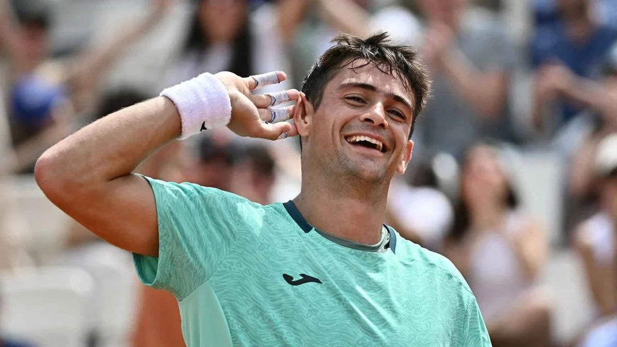 Batacazos en Roma: Mariano Navone bajó al número 5 del mundo y Thiago Tirante despachó a Cameron Norrie