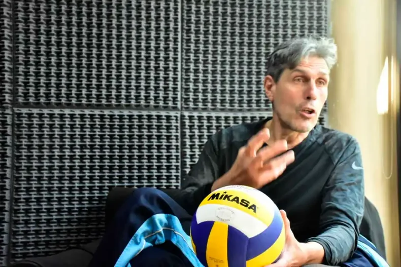 Jon Uriarte, medallista ol&iacute;mpico con la Selecci&oacute;n argentina de Voley en 1988.