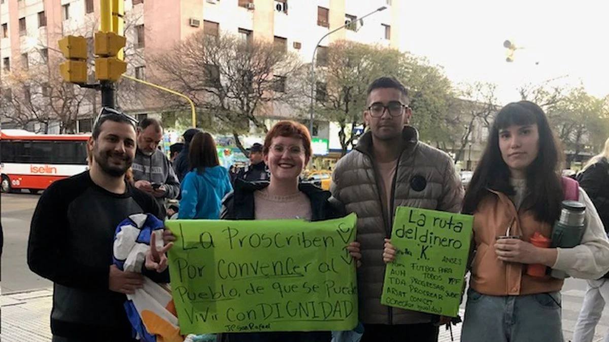 Concentración en el centro de San Rafael en apoyo a Cristina Fernández de Kirchner