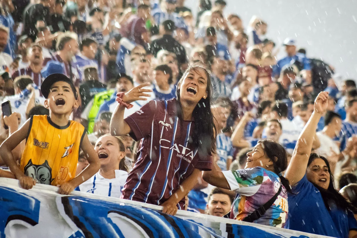 Hinchada Godoy Cruz - Tomba (23).jpg