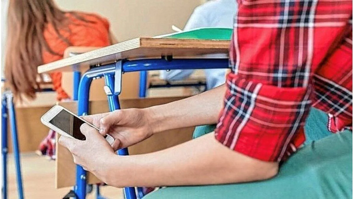 Suma adhesiones de otras provincias el inédito acuerdo de padres para limitar el uso de celulares en sus hijos