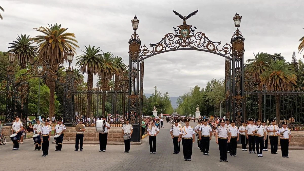 El Teatro Independencia se viste de gala para celebrar el aniversario de la Policía de Mendoza