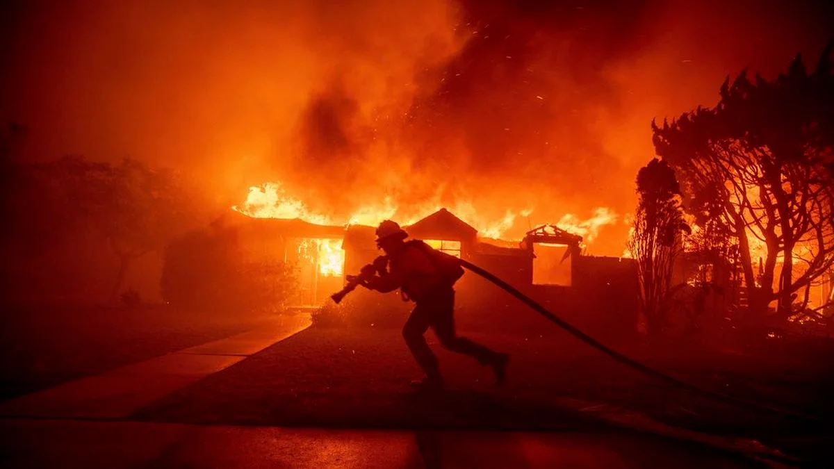 Por los graves incendios, declaran a California zona de catástrofe