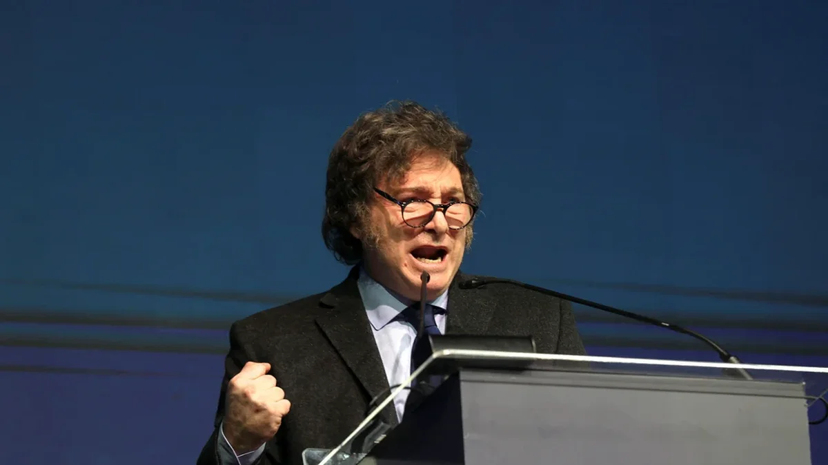 Milei tildó de "basura inmunda" a un periodista que cuestionó el plan económico del Gobierno
