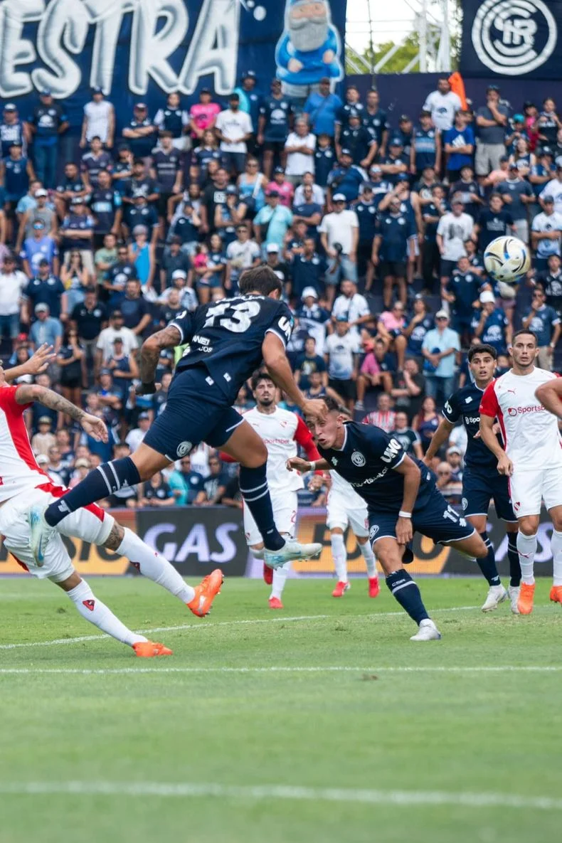 Independiente Rivadavia ganó de la mano de Sartori Prieto. 