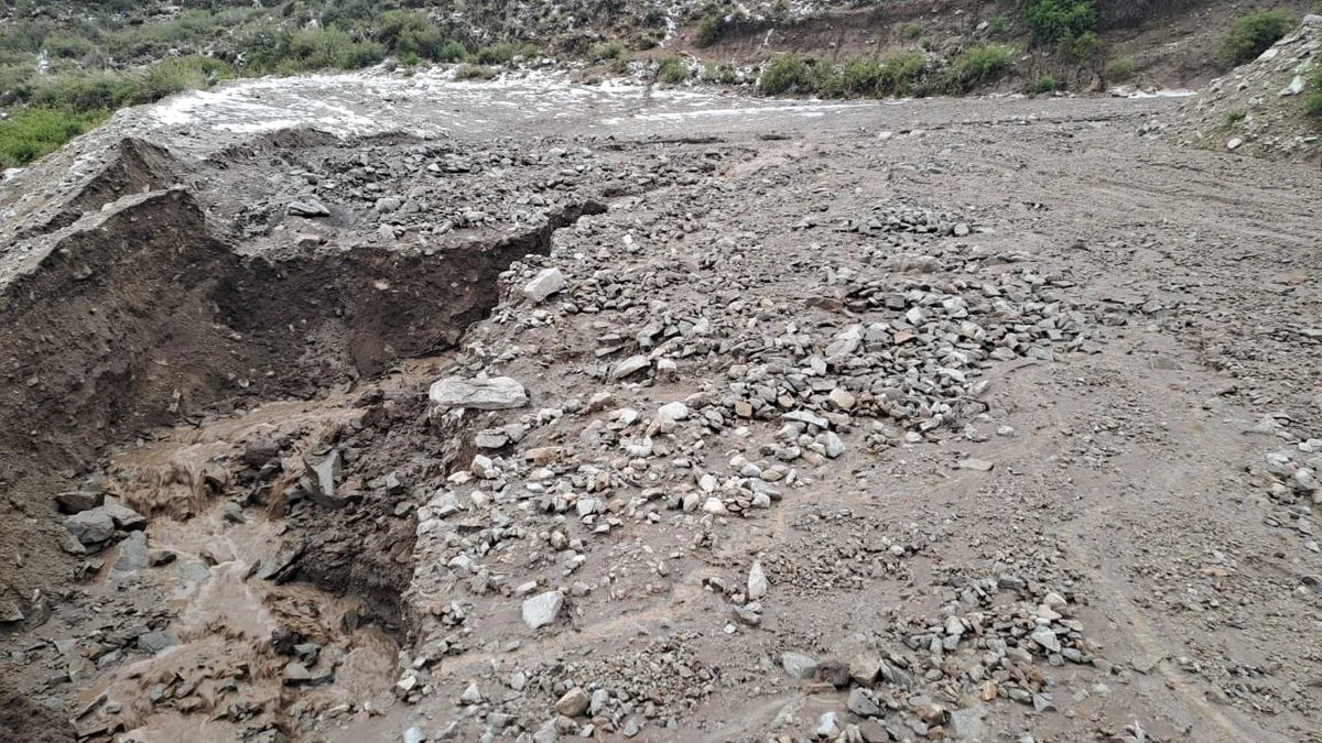 Vallecitos sigue aislado y la ruta continúa cortada