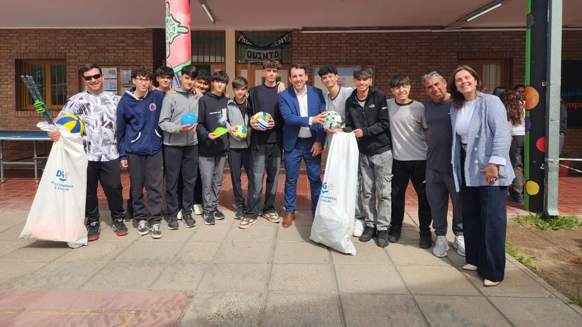 Tadeo García Zalazar aprovechó el almuerzo de las fuerzas vivas para anunciar una obra educativa en San Rafael