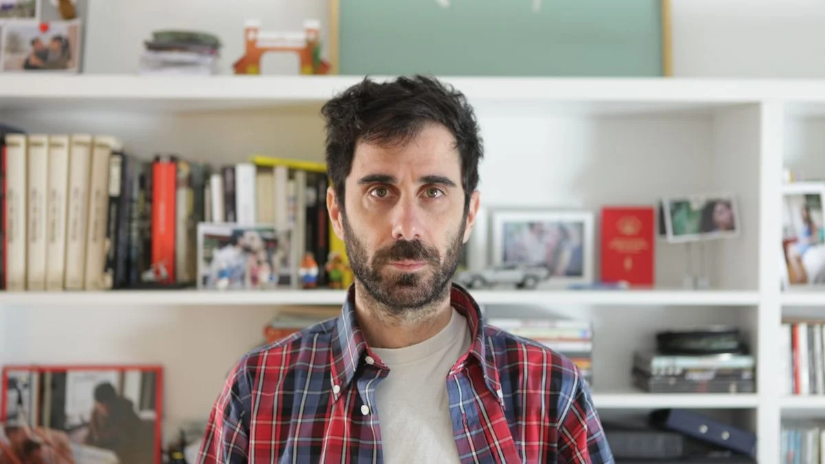 Esteban Menis llega a Mendoza con su espectáculo de stand up "Deforme"