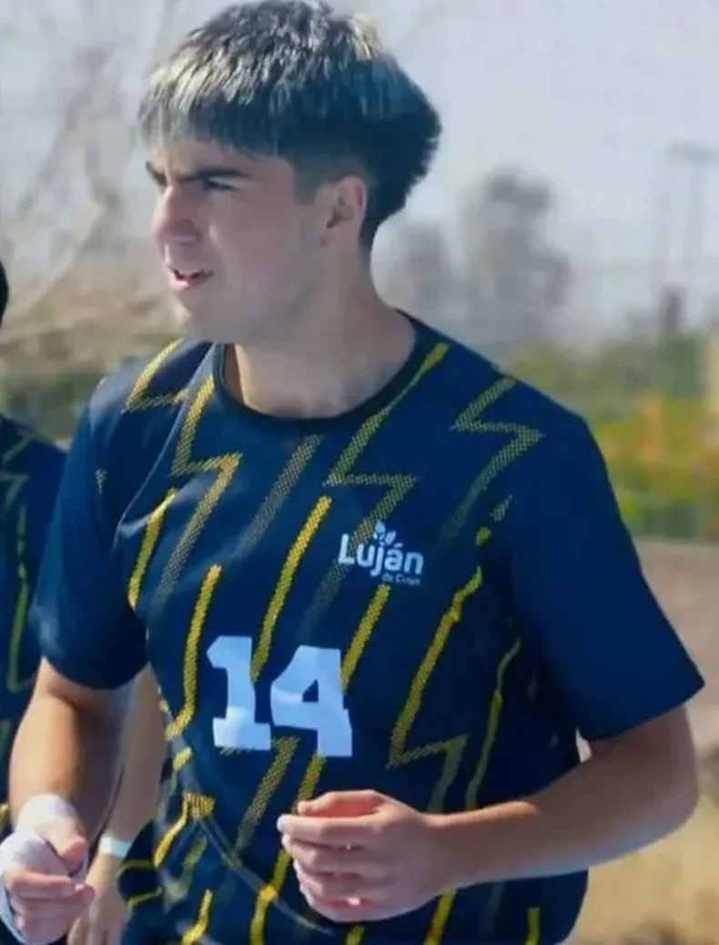 Elías Mad tiene 16 años y juega futsal en Carrodilla.