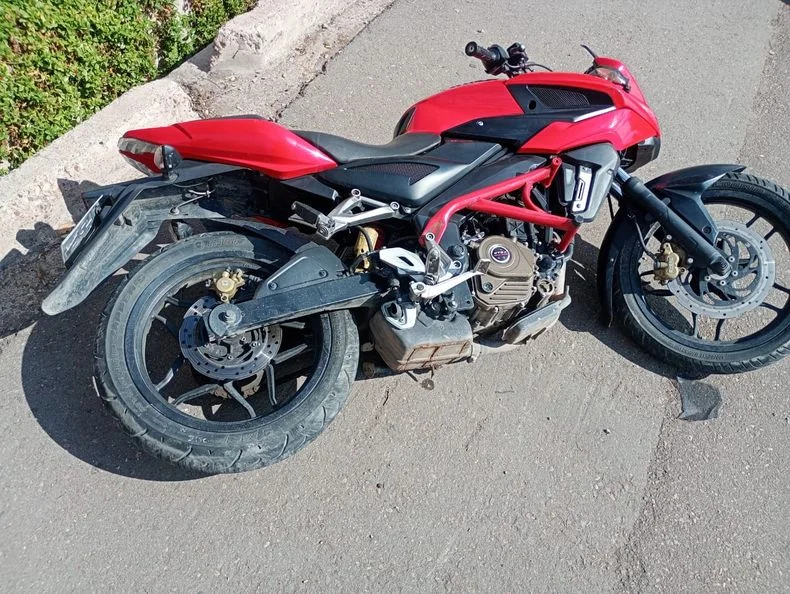 La moto en la que se accidentó el chico que murió en el Central.