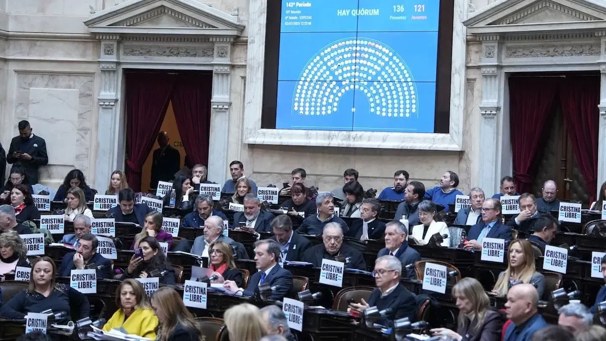 Bochornoso final en Diputados: Cobos criticó al oficialismo y la oposición por paralizar el Congreso