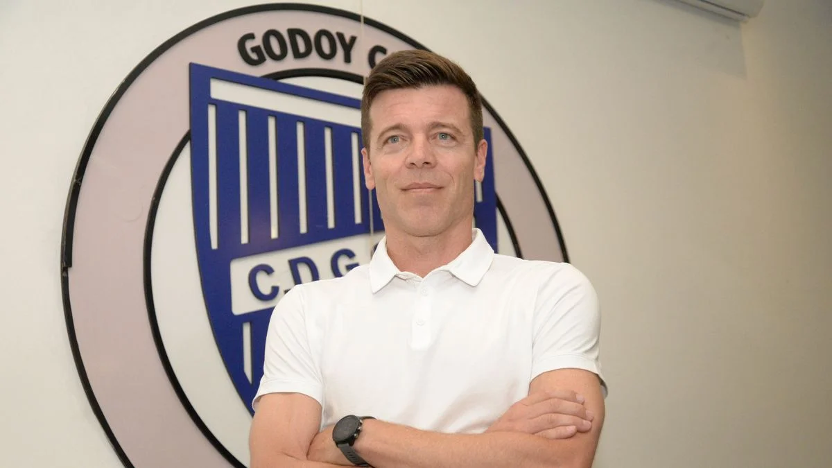 La desconocida marca que une al entrenador de Godoy Cruz y a Lionel Messi