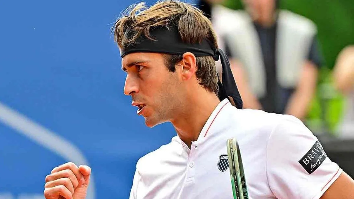 Enorme triunfo del argentino Tomás Martín Etcheverry ante un desquiciado Andrey Rublev en el ATP 500 de Halle