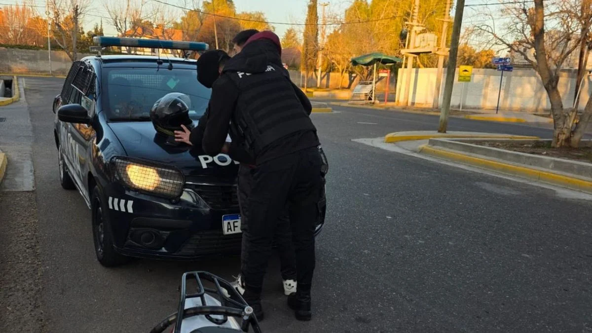Megaoperativo policial en el Gran Mendoza: 10 detenidos, armas incautadas y dos vehículos recuperados