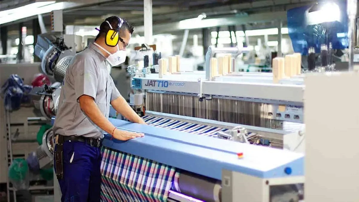 La actividad en la industria cayó 7,9% interanual en febrero: los empresarios avizoran meses oscuros