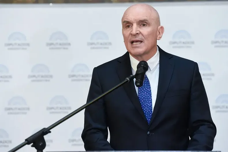 Jos&eacute; Luis Espert, ex candidato a diputado por la Libertad Avanza, ser&aacute; reemplazado por Diego Santilli, seg&uacute;n el fallo de la C&aacute;mara Nacional Electoral.&nbsp;