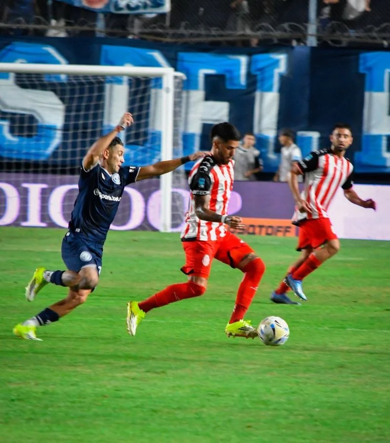 Independiente Rivadavia cayó ante Barracas Central.