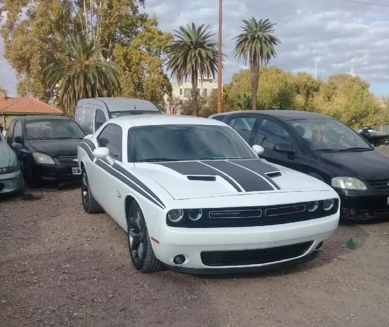 Los autos secuestrados en el Parque San Martín.