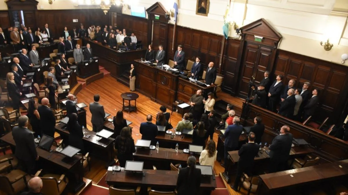 La jura de los senadores materializó el quiebre del peronismo mendocino: los intendentes versus el kirchnerismo