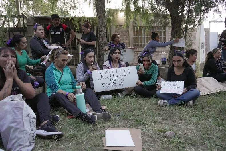Vecinos y vecinas piden justicia ante el aberrante caso ocurrido en Las Heras y en el que V&iacute;ctor An&iacute;bal Rodr&iacute;guez es el principal sospechoso.&nbsp;