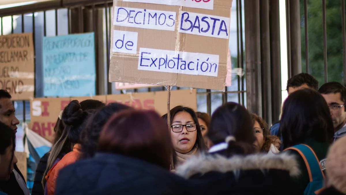 Trabajadores pobres: 7 de cada 10 empleados en blanco no llegan al millón de pesos