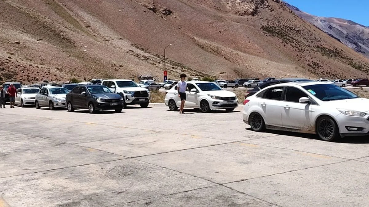 Paso Cristo Redentor: por un problema en la página de ARCA hay cientos de camiones varados
