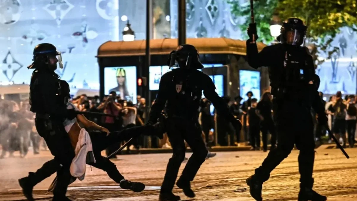 Los festejos del título del PSG en Francia terminaron con dos muertos, heridos y casi 600 detenidos