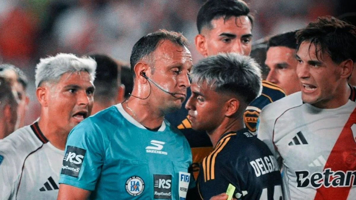 Por qué no cobró el penal que pidió River: la insólita frase de Herrera y la respuesta de Martínez Quarta