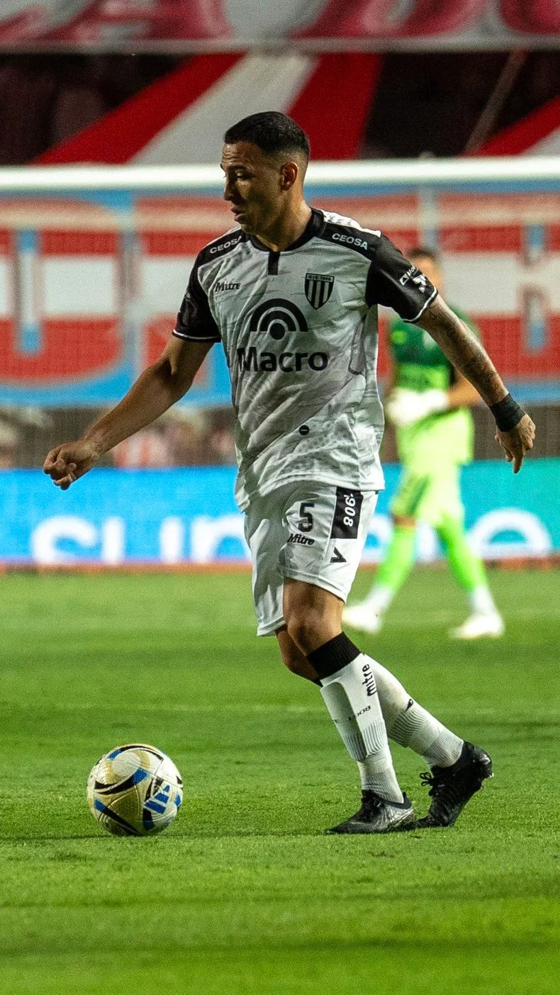 Gimnasia cometió tres errores graves en Santa Fe. 