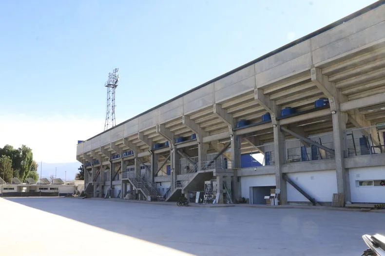 Playón detrás de la platea Sur.