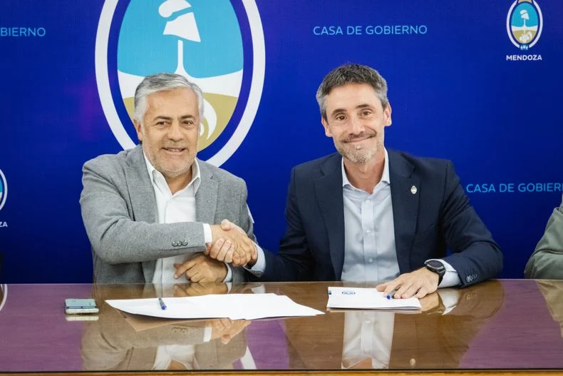 El gobernador Alfredo Cornejo junto a Ignacio Lamothe (CFI): volverán a verse las caras en la reunión prevista con gobernadores. 