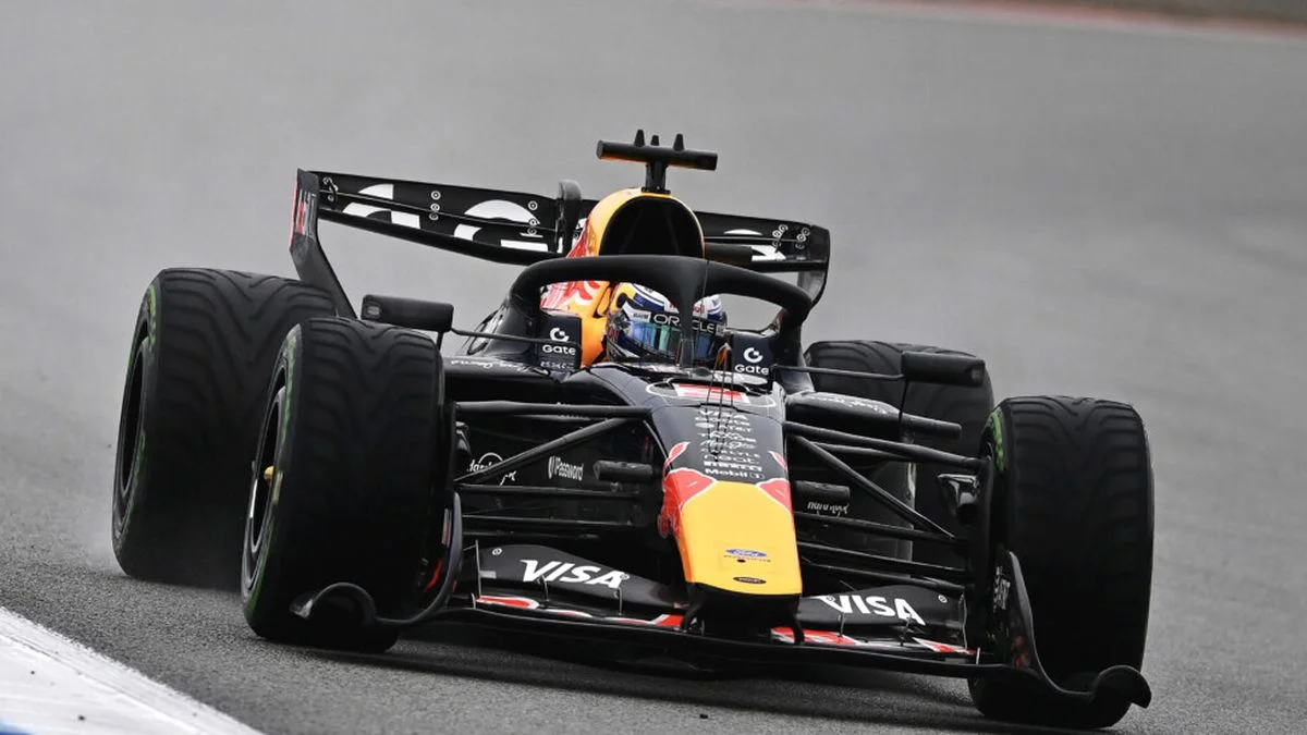 Barcelona, lluvia y un líder conocido: Max Verstappen marcó la referencia en la pista