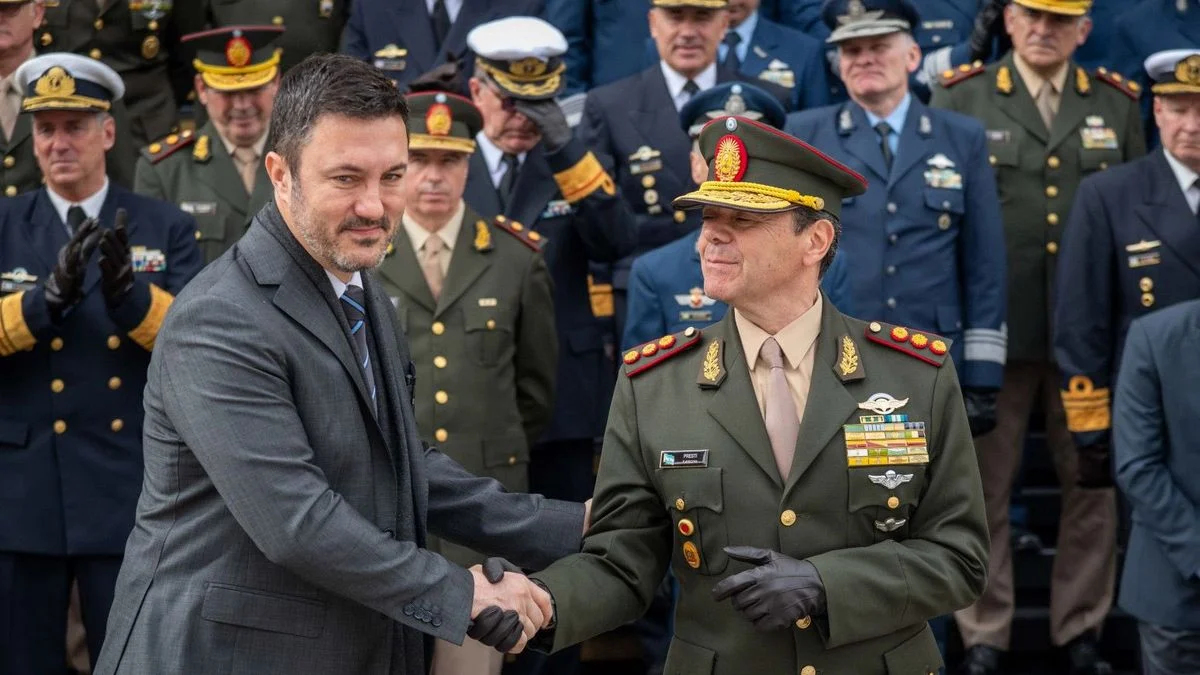 El escándalo de corrupción militar salpica a Luis Petri: una diputada lo denunció