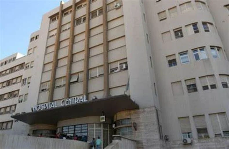 Trabajadores del Hospital Central se preparan para un paro el 25 de junio.&nbsp;