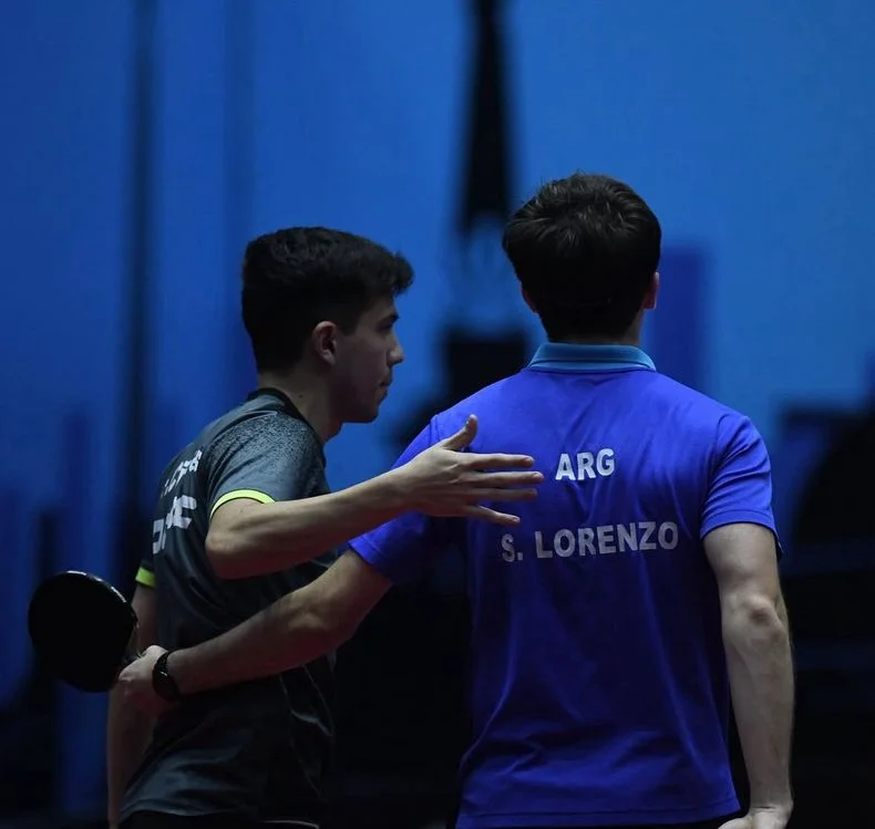 Santiago Lorenzo y Horacio Cifuentes no podrán festejar en el dobles del WTT Contender de tenis de mesa.