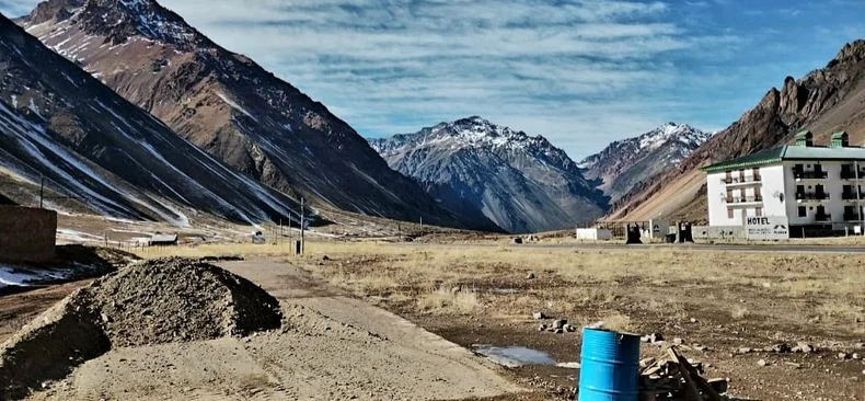 El cruce a Chile por el Paso Cristo Redentor está abierto, no así en el Pehuenche ubicado en el sur provincial. 