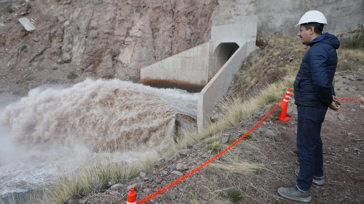 Potrerillos: el Gobierno informó que concluyeron los trabajos para desalojar sedimentos y mantener la presa