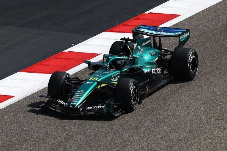 El Aston Martin de Adrian Newey no arranca.