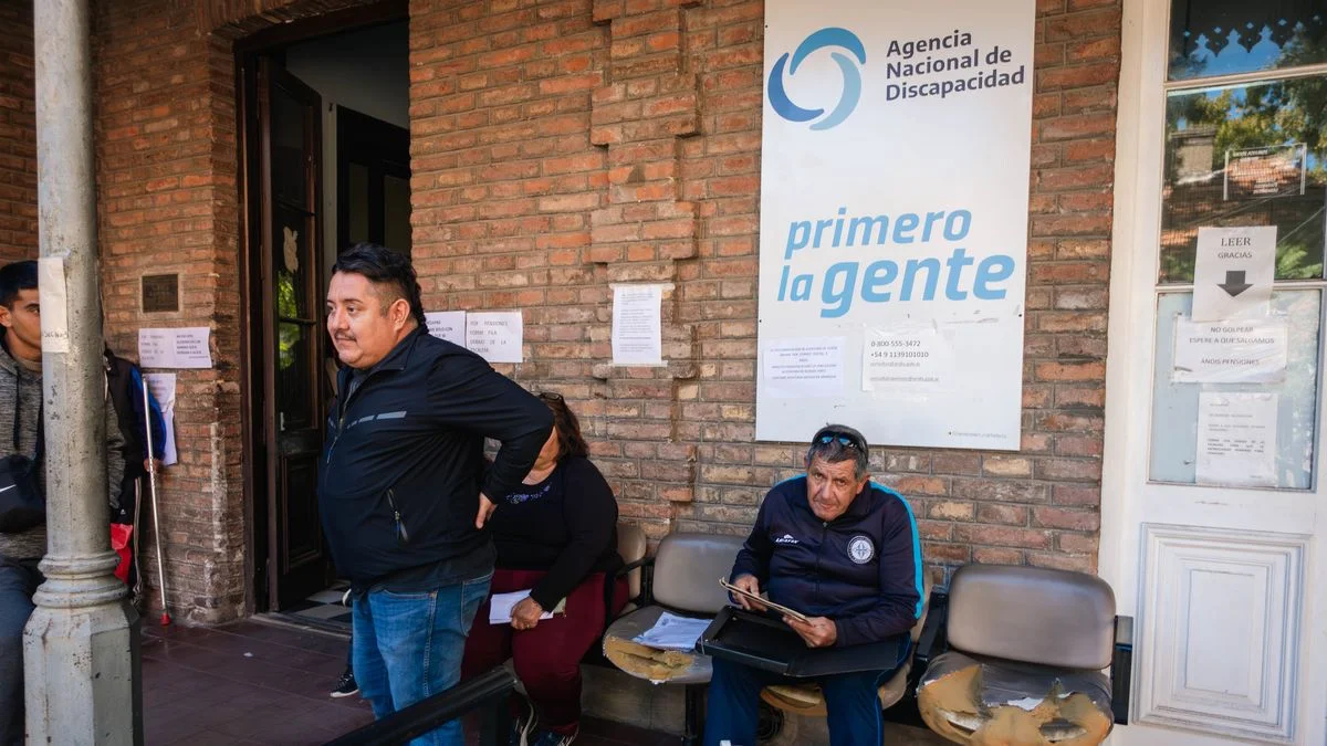La oposición en llamas por el cierre de ANDIS: "Quieren esconder la mugre de las coimas debajo de la alfombra"