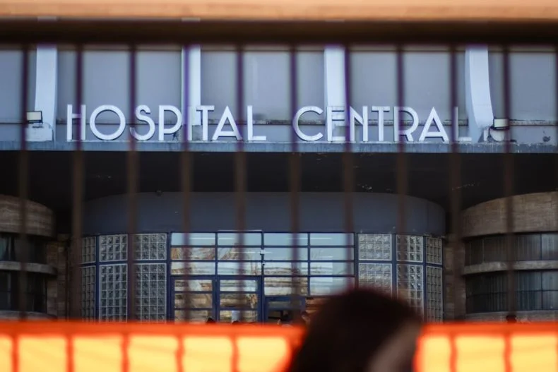 La mujer fue trasladada al Hospital Central. &nbsp;