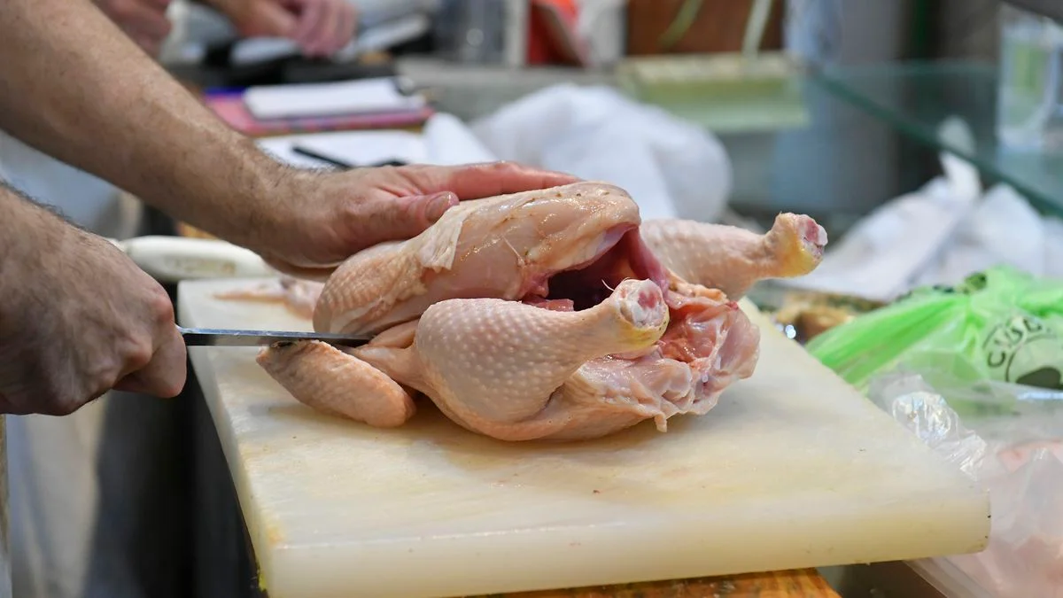 Pese a los aumentos, el pollo continúa siendo la proteína más consumida por los argentinos